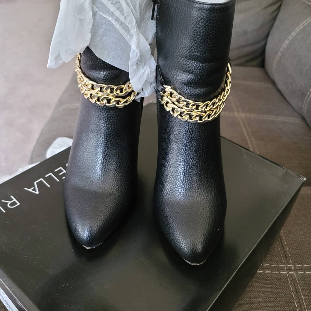 Ladies ankle boot heels